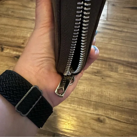 Thirty-one All About the Benjamins Brown Leather Wallet - Picture 7 of 7